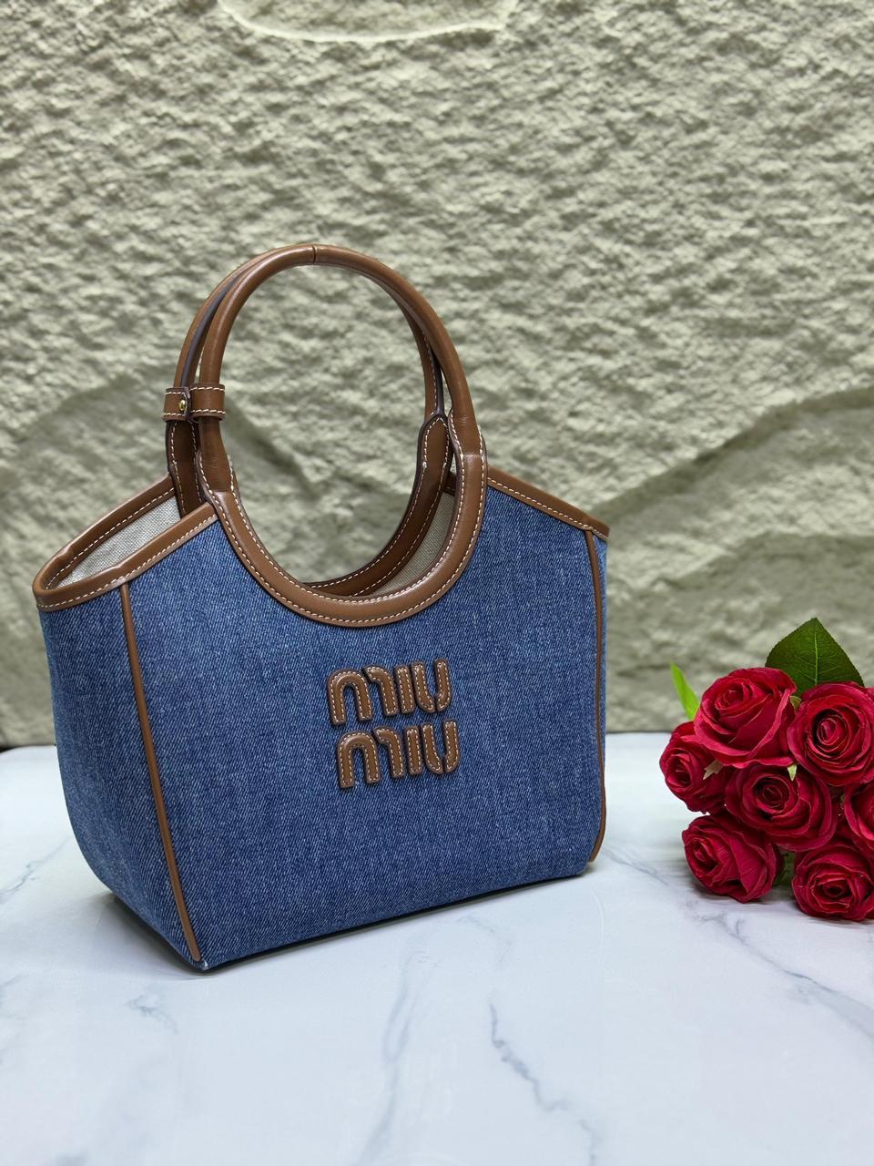 حقيبة ميو ميو من الدنيم